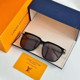 Picture of Louis Vuitton Sunglasses _SKUfw76720388fw